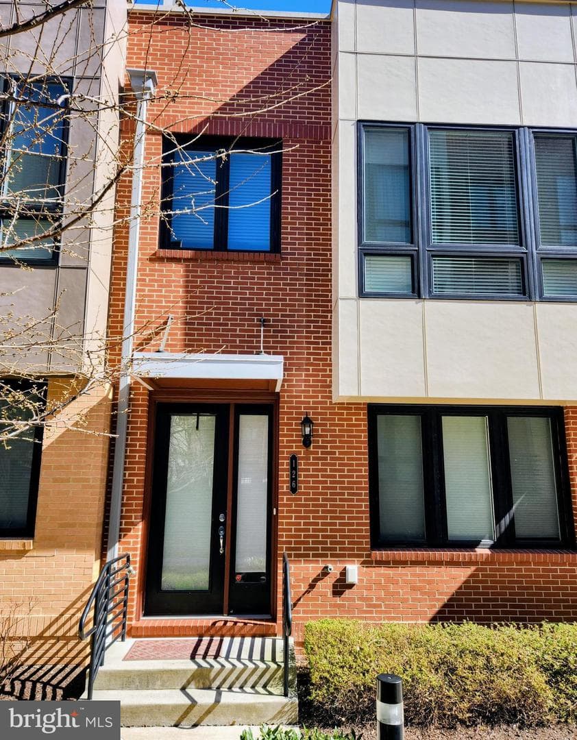 126 Cambria Walk, Alexandria