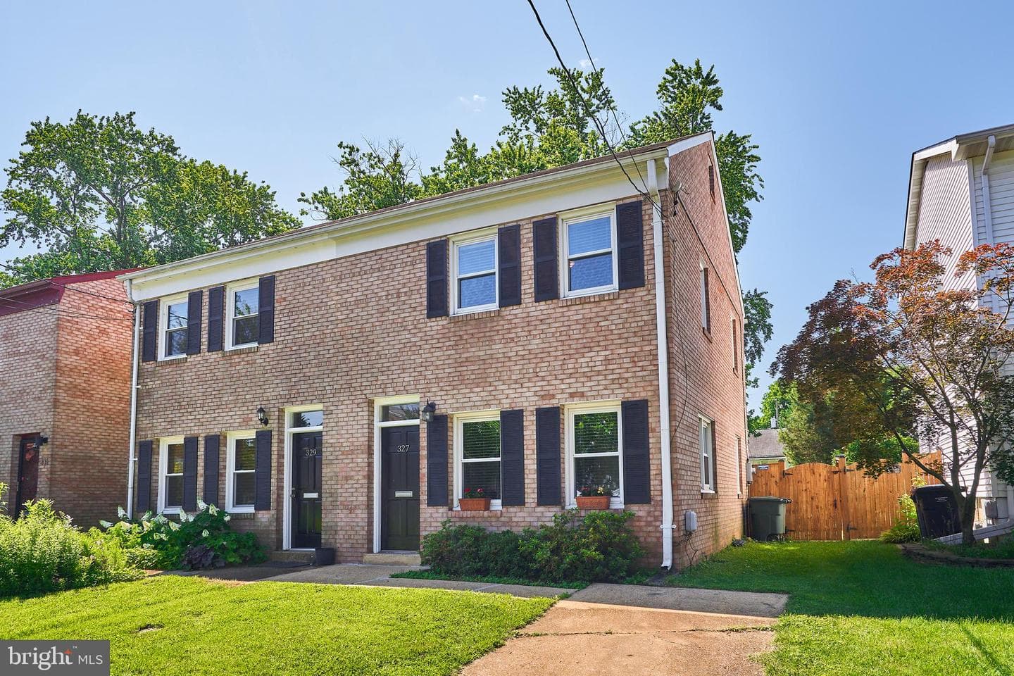327 Laverne Avenue photo 1