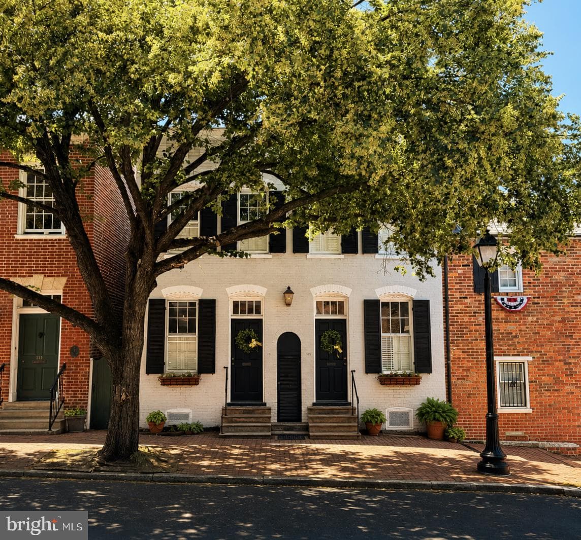109 S Lee Street