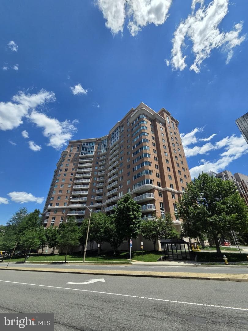 3101 N Hampton Drive #1011, Alexandria