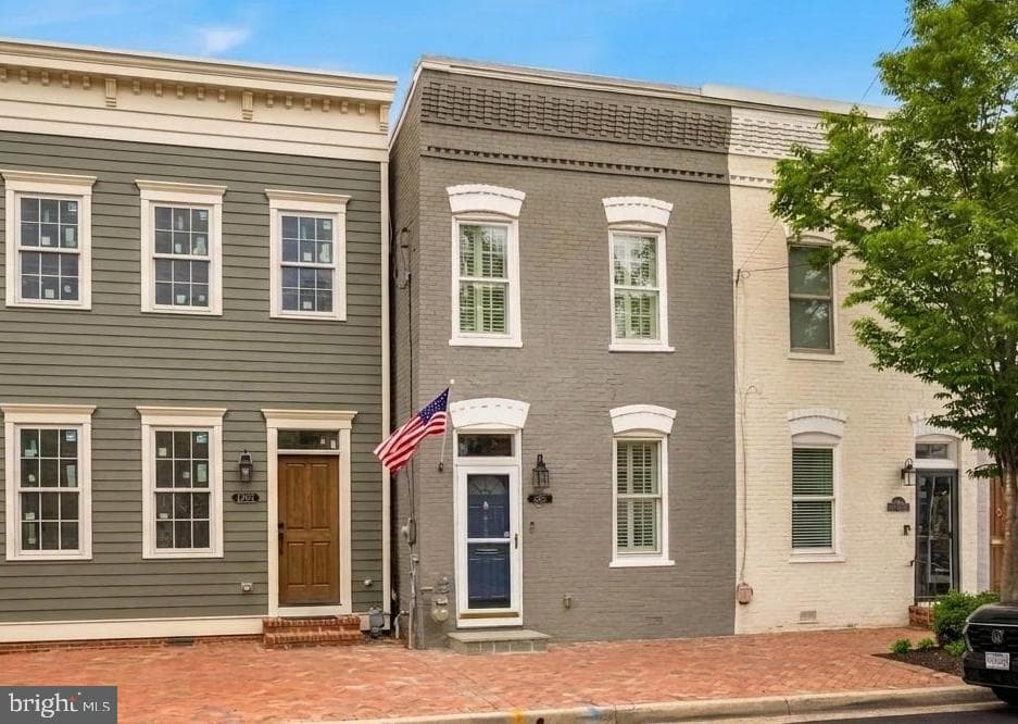 1005 Oronoco Street