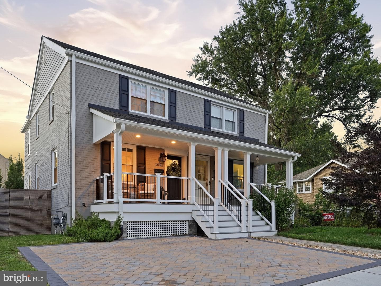 102 E Howell Avenue