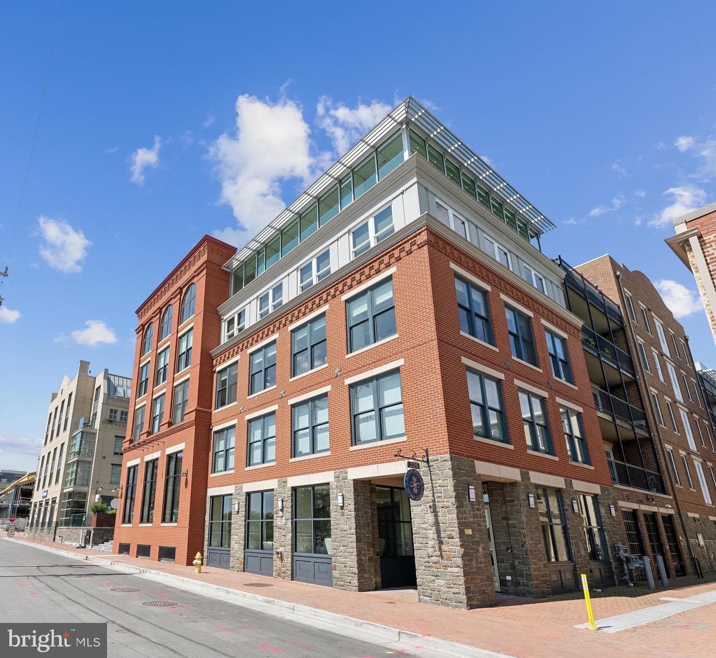 225 Strand Street #202