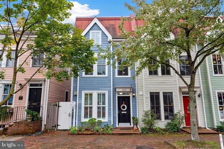 1320 Princess Street, Alexandria