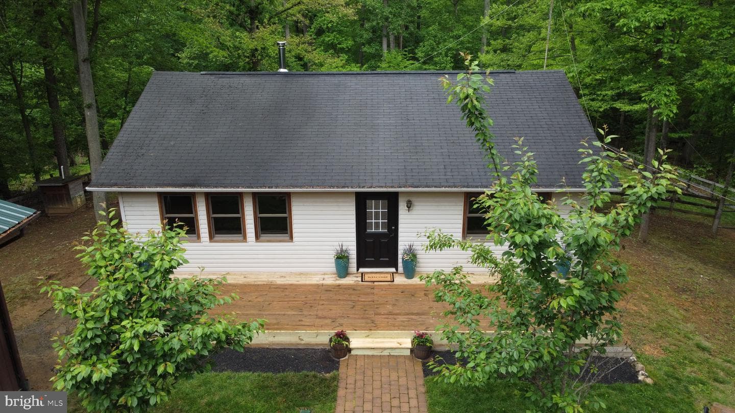 2834 Calmes Neck Lane photo 1