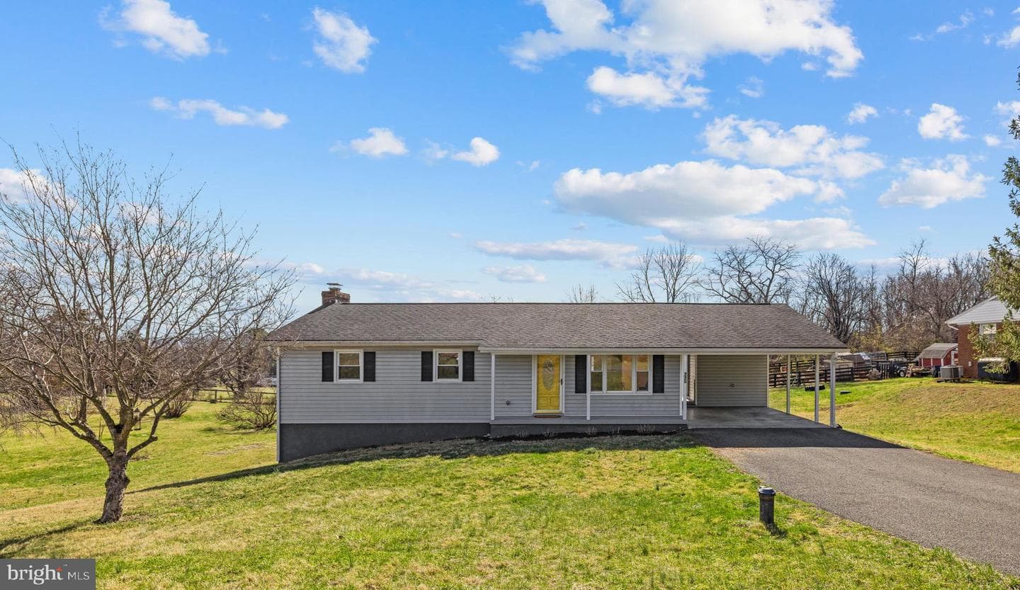 225 Possum Hollow Lane photo 1