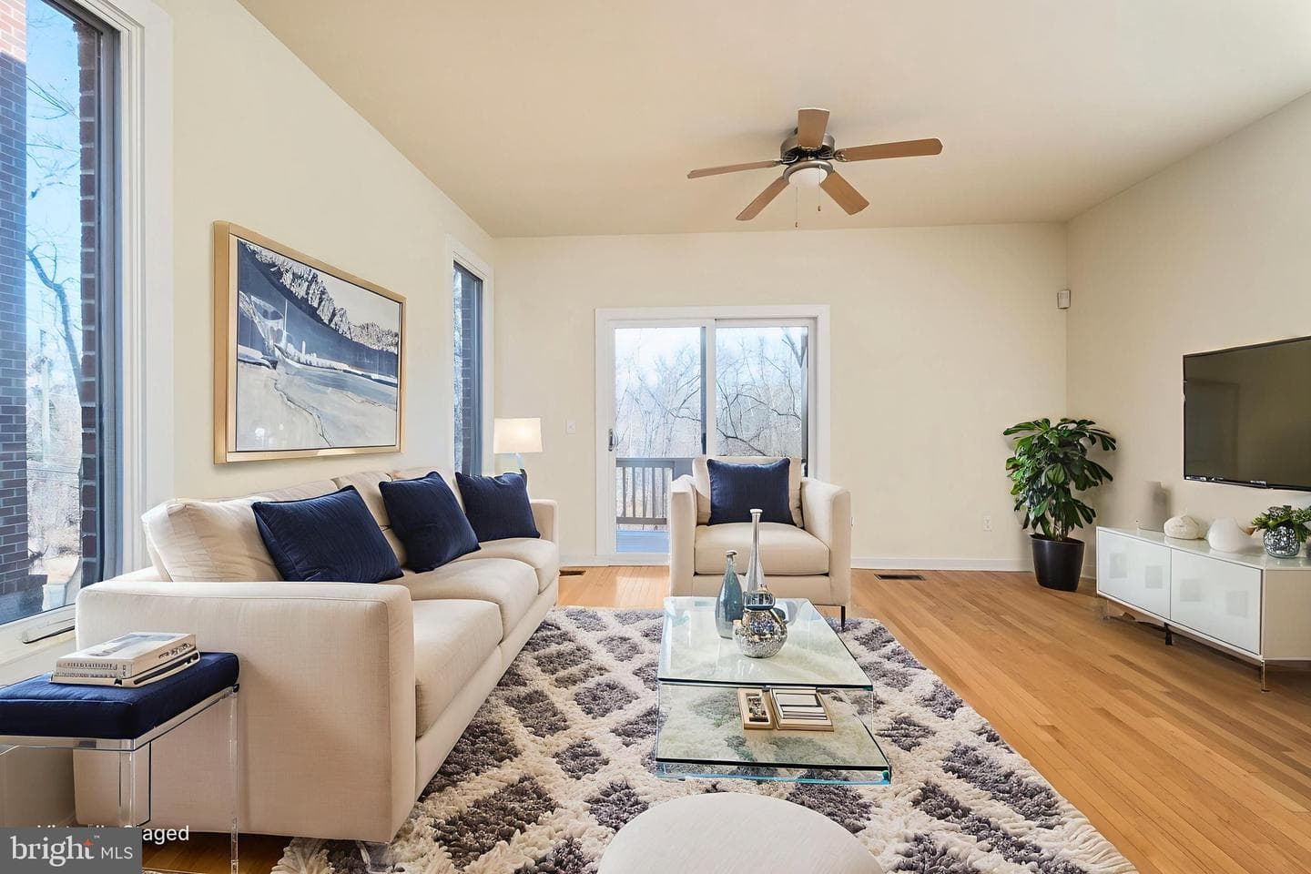 1013 Linden Ave #h photo 1