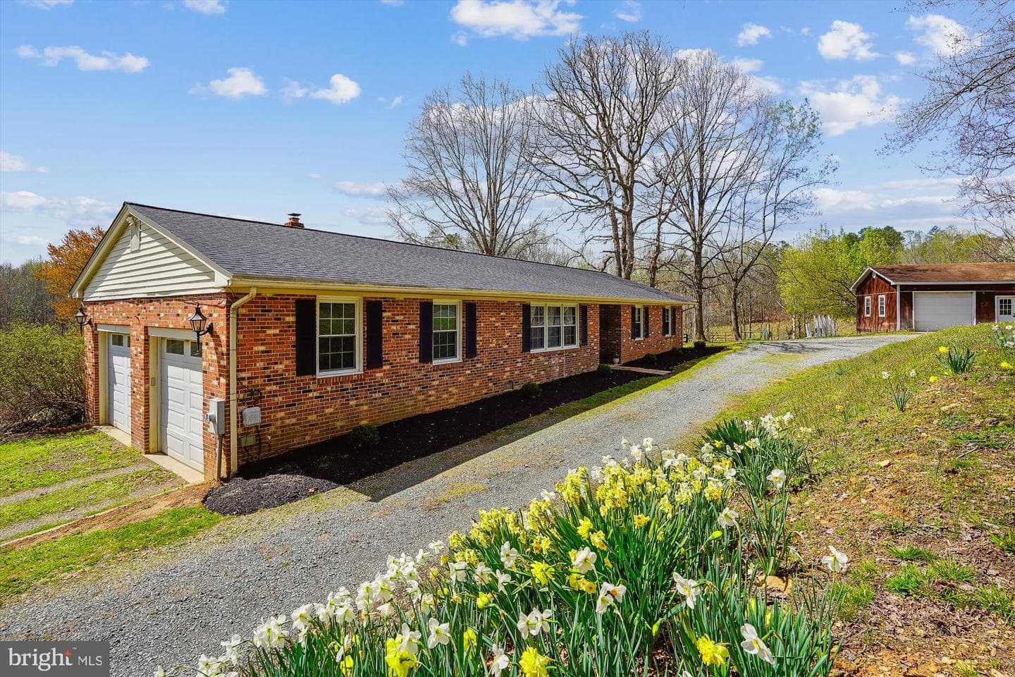 1022 Shetley Road photo 1