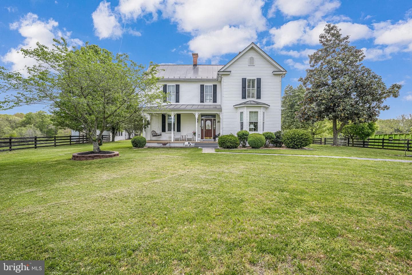 18061 Youngs Lane photo 1