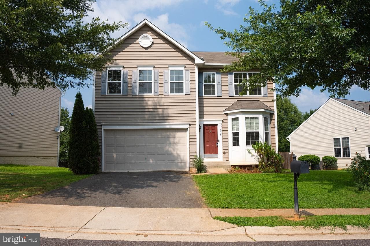 608 Hunters Rd photo 1