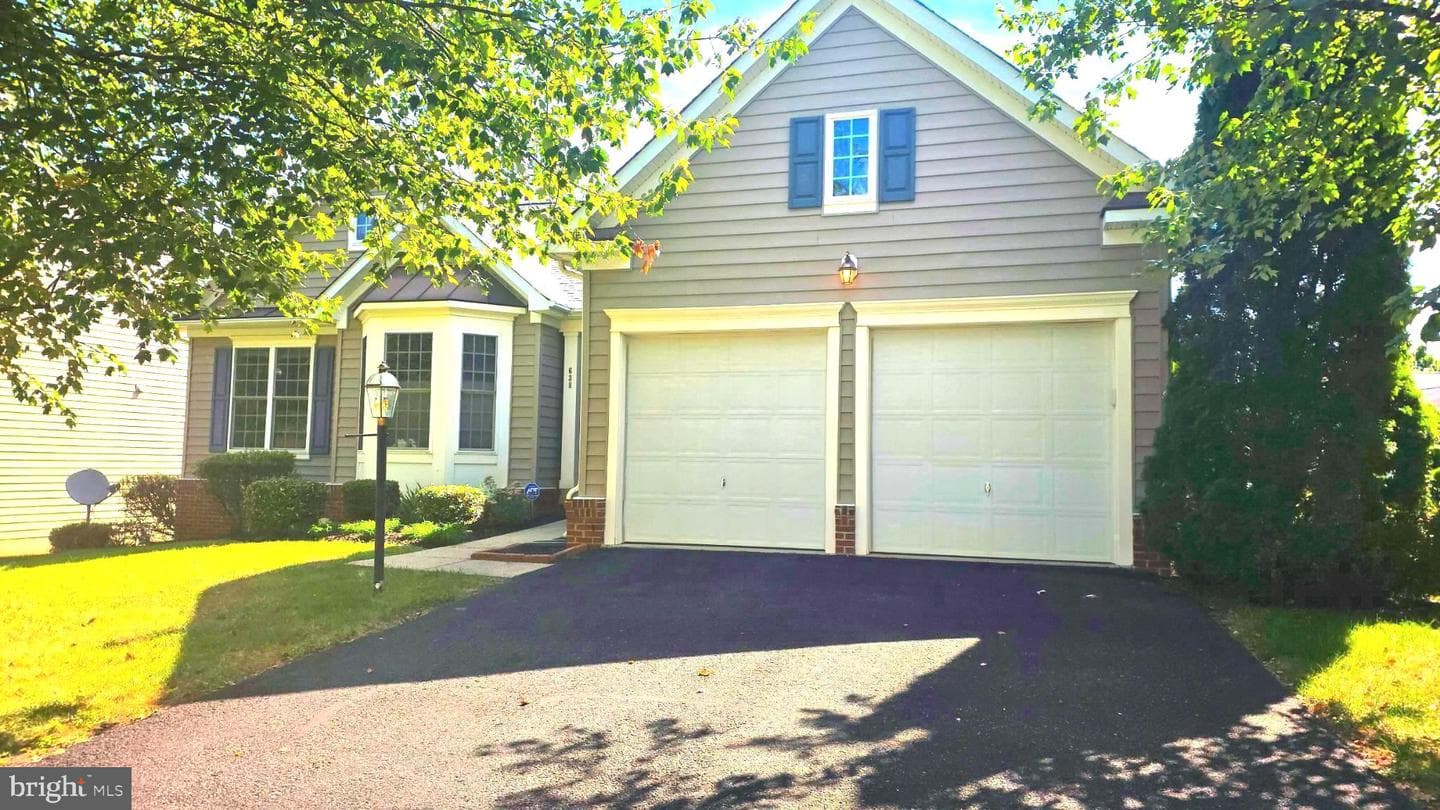 638 Hunters Road photo 1
