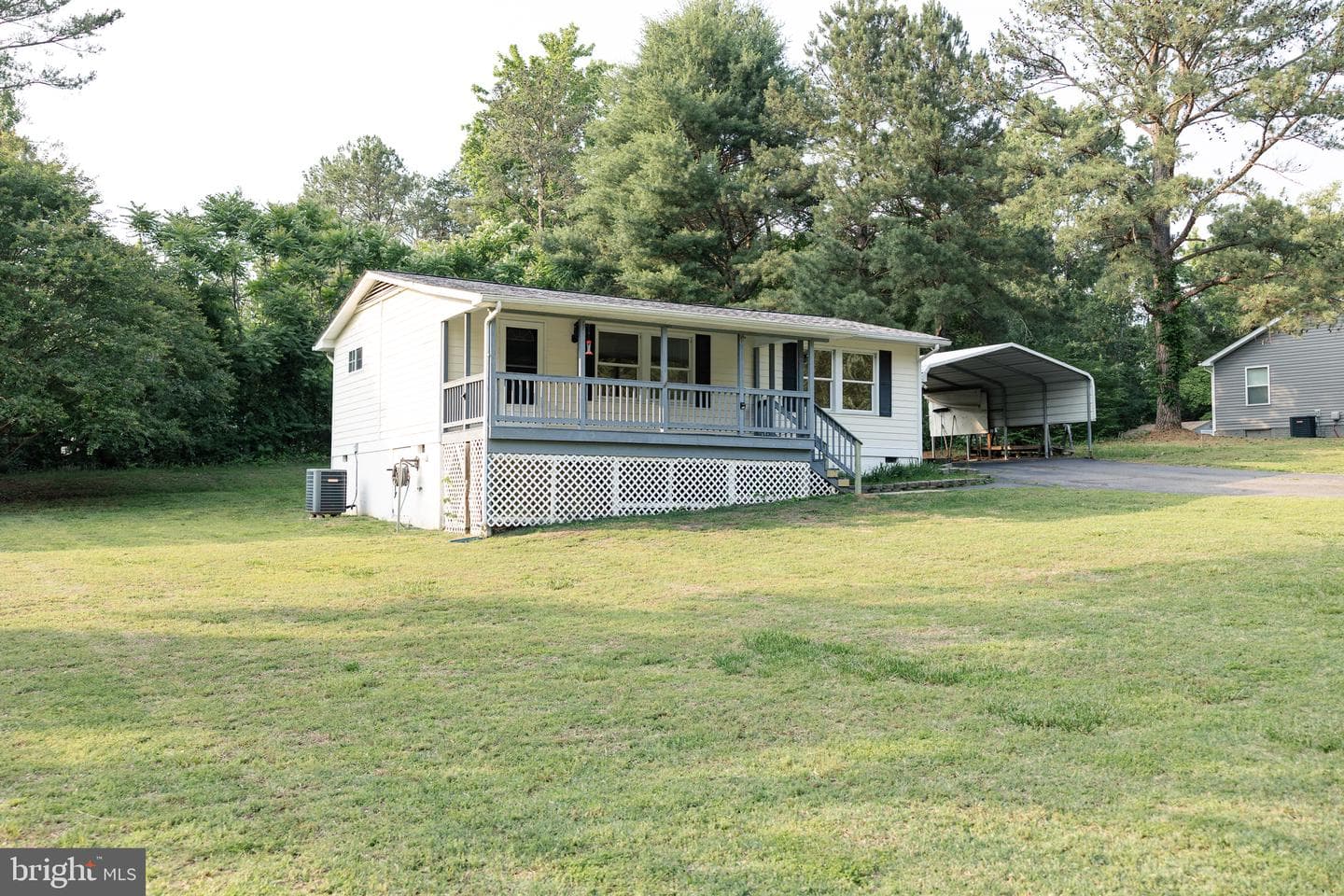 238 Admiral Drive photo 1
