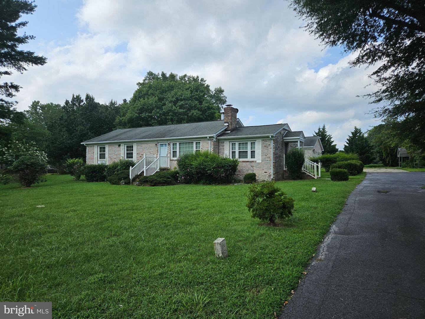 13336 Ladysmith Road photo 1