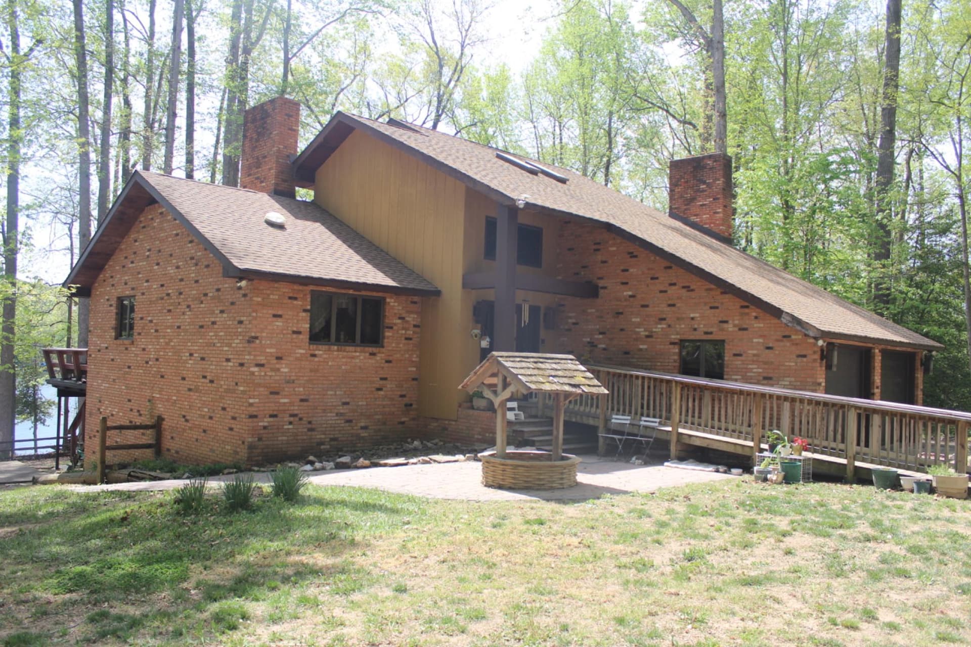 678 Lake Caroline Drive