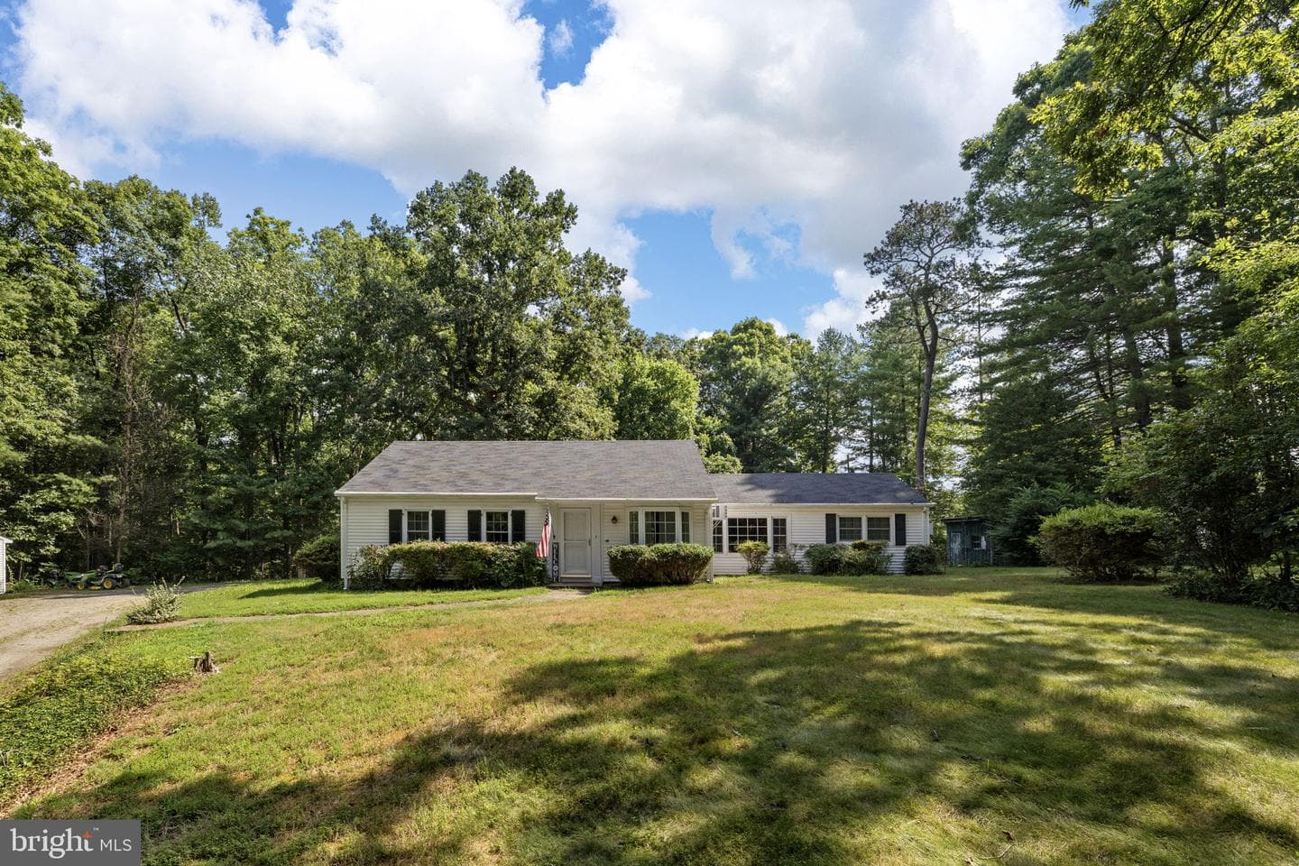 14401 Crystal Court, Woodford