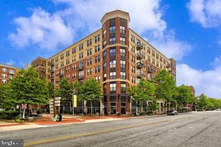 444 W Broad St, Falls Church