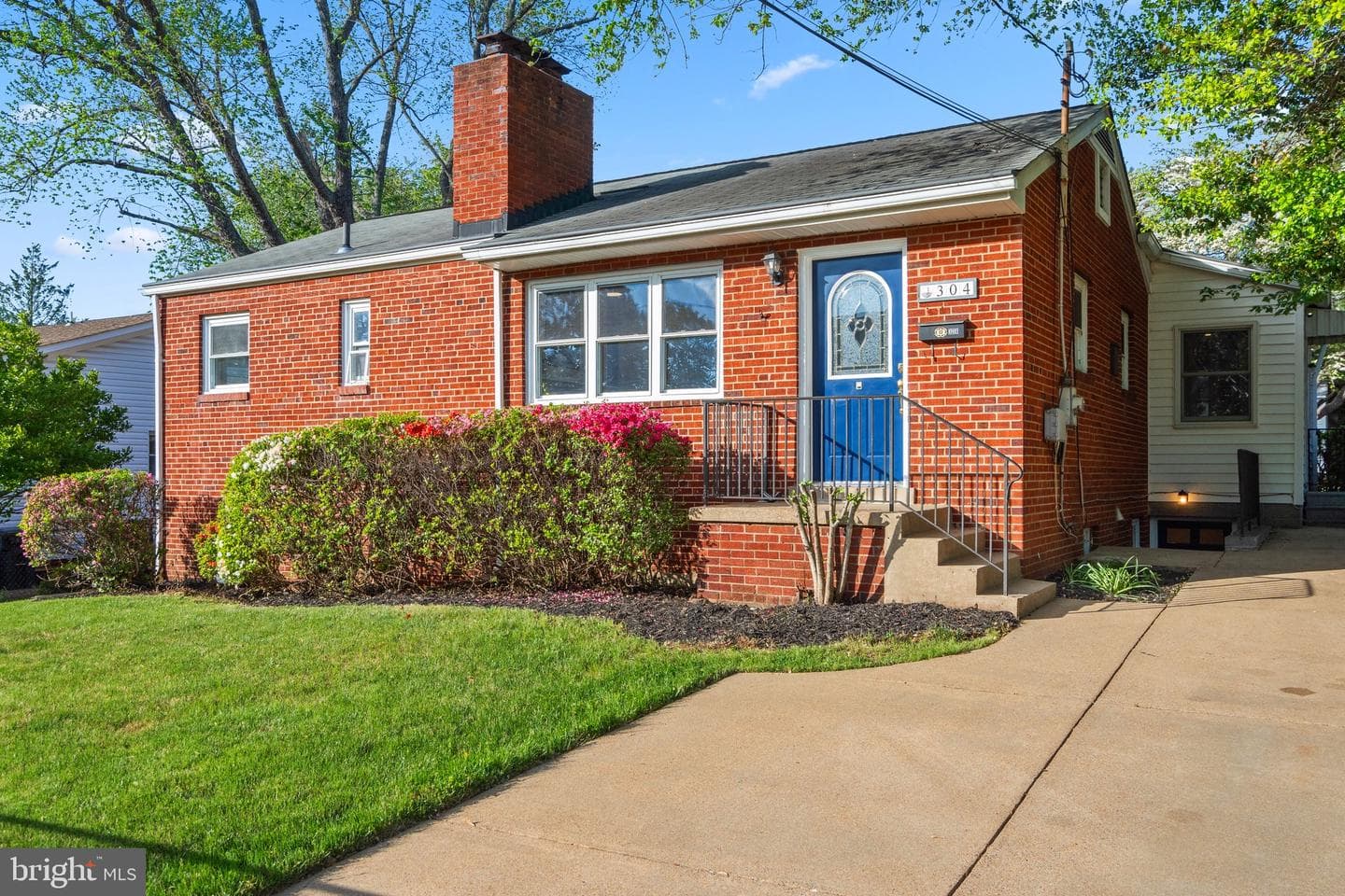 304 Rollins Street