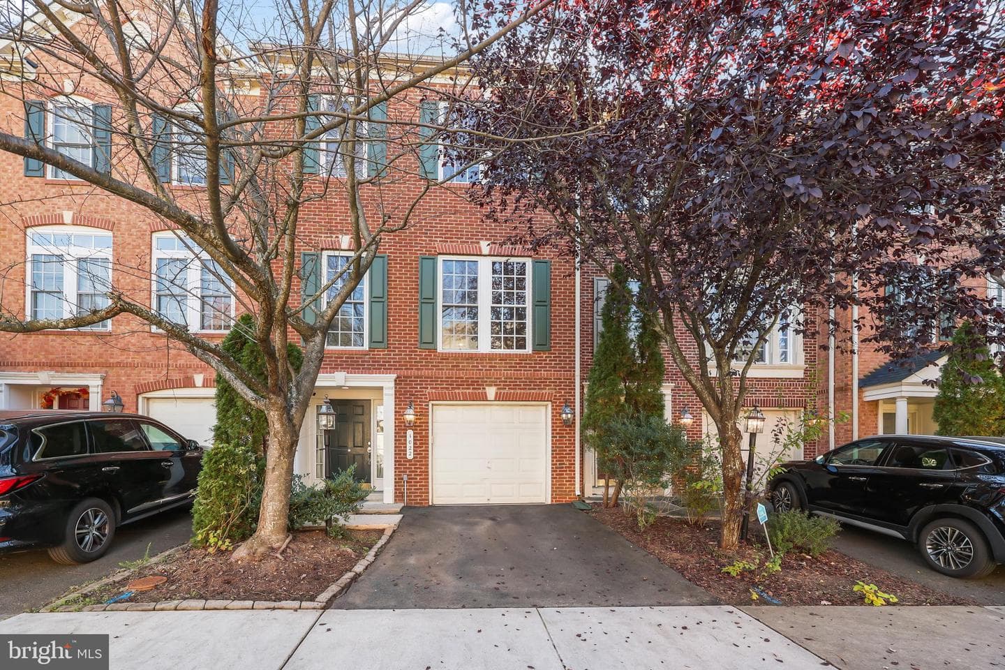 1022 Hotchkiss Place photo 1