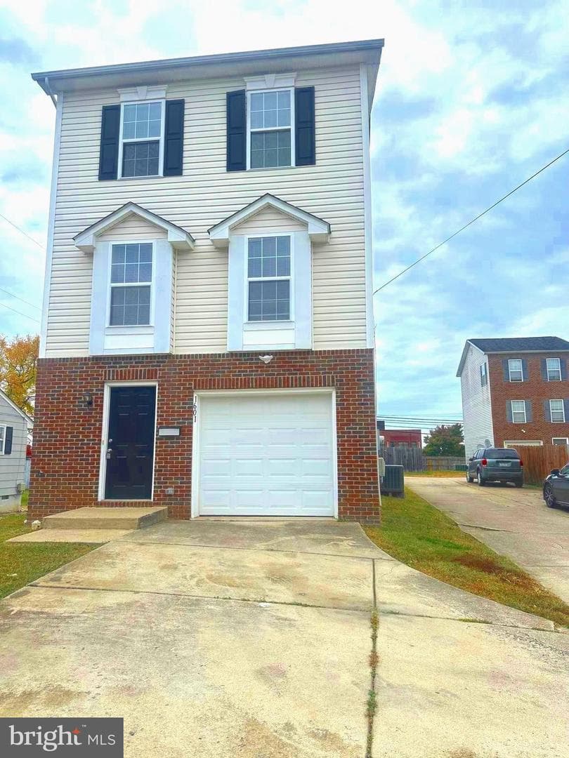 1601 Airport Avenue photo 1
