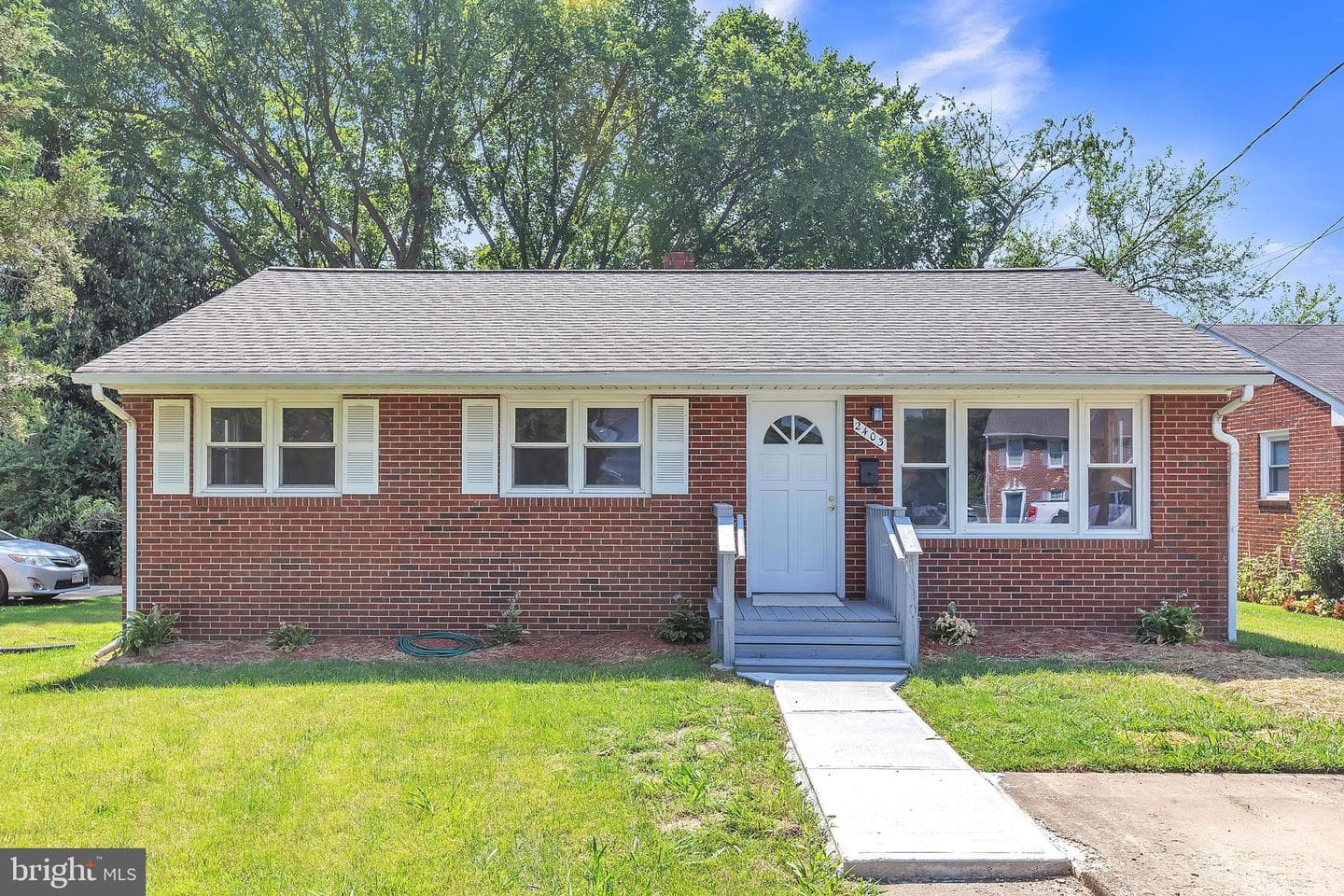 2403 Lafayette Boulevard photo 1
