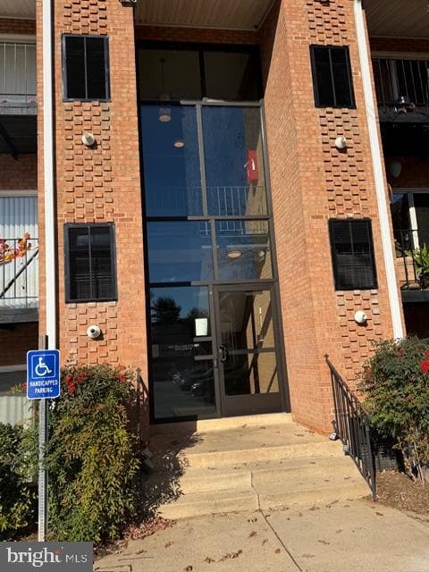 1805 William Street photo 1