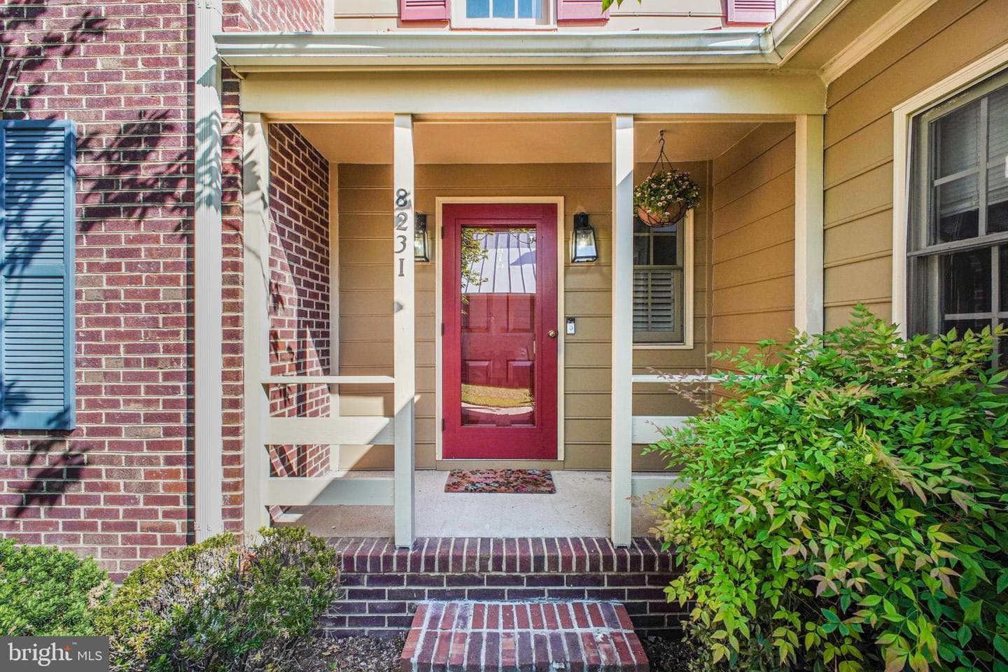 823 College Avenue #i