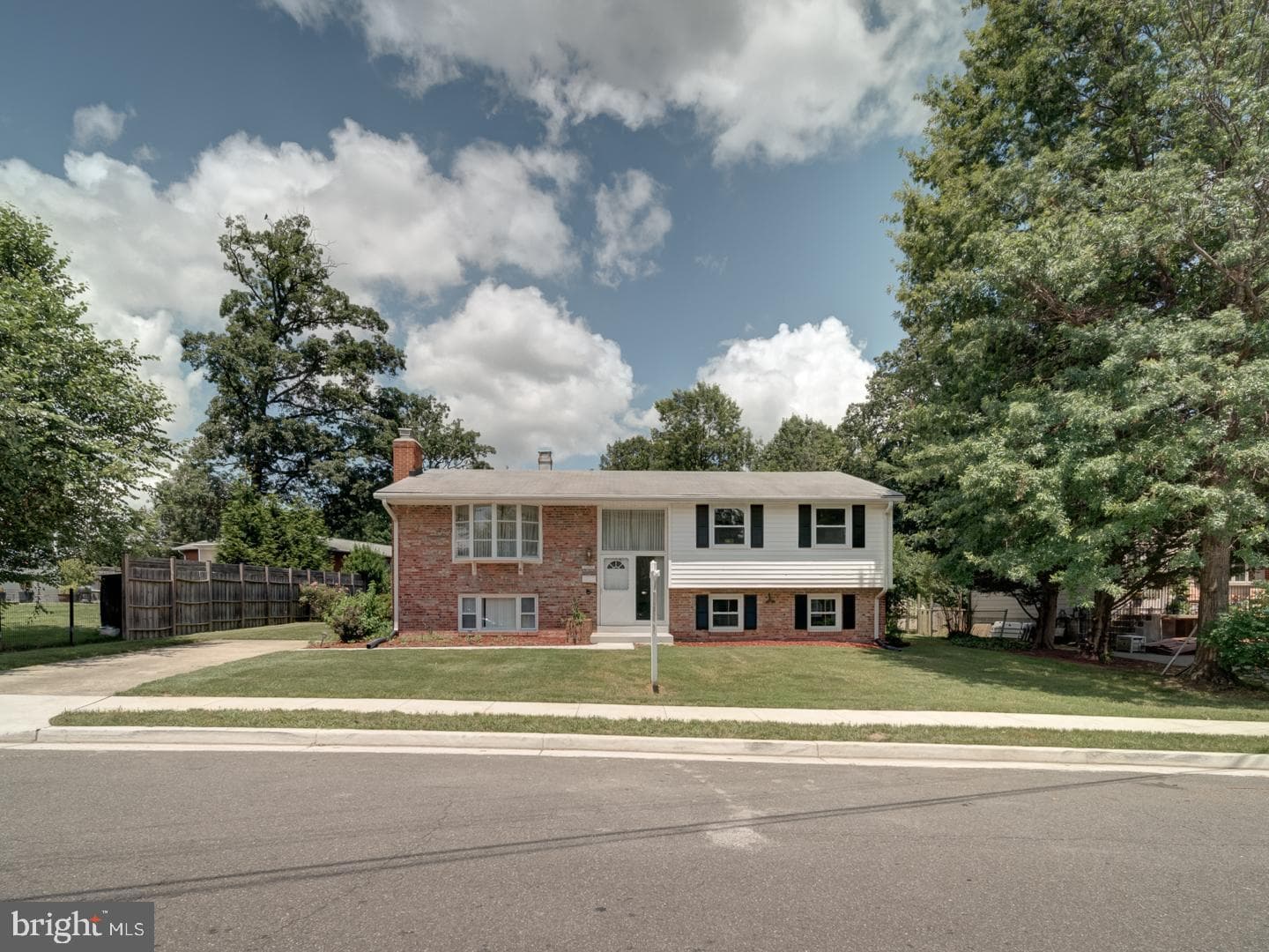 10928 Warwick Avenue photo 1