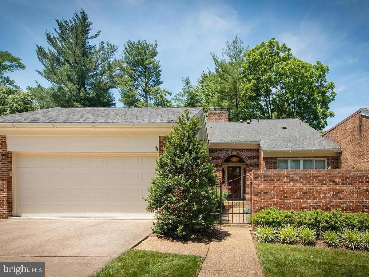 3916 Rust Hill Place photo 1