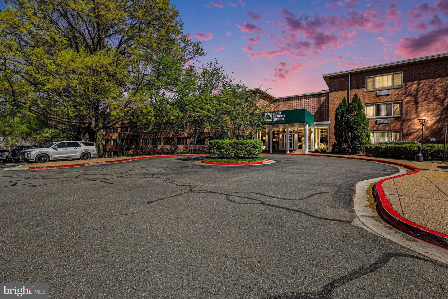 10570 Main Street #203