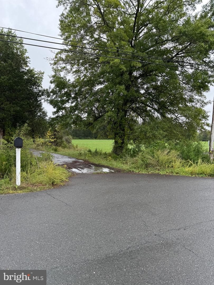 12553 Lucky Hill Road photo 1