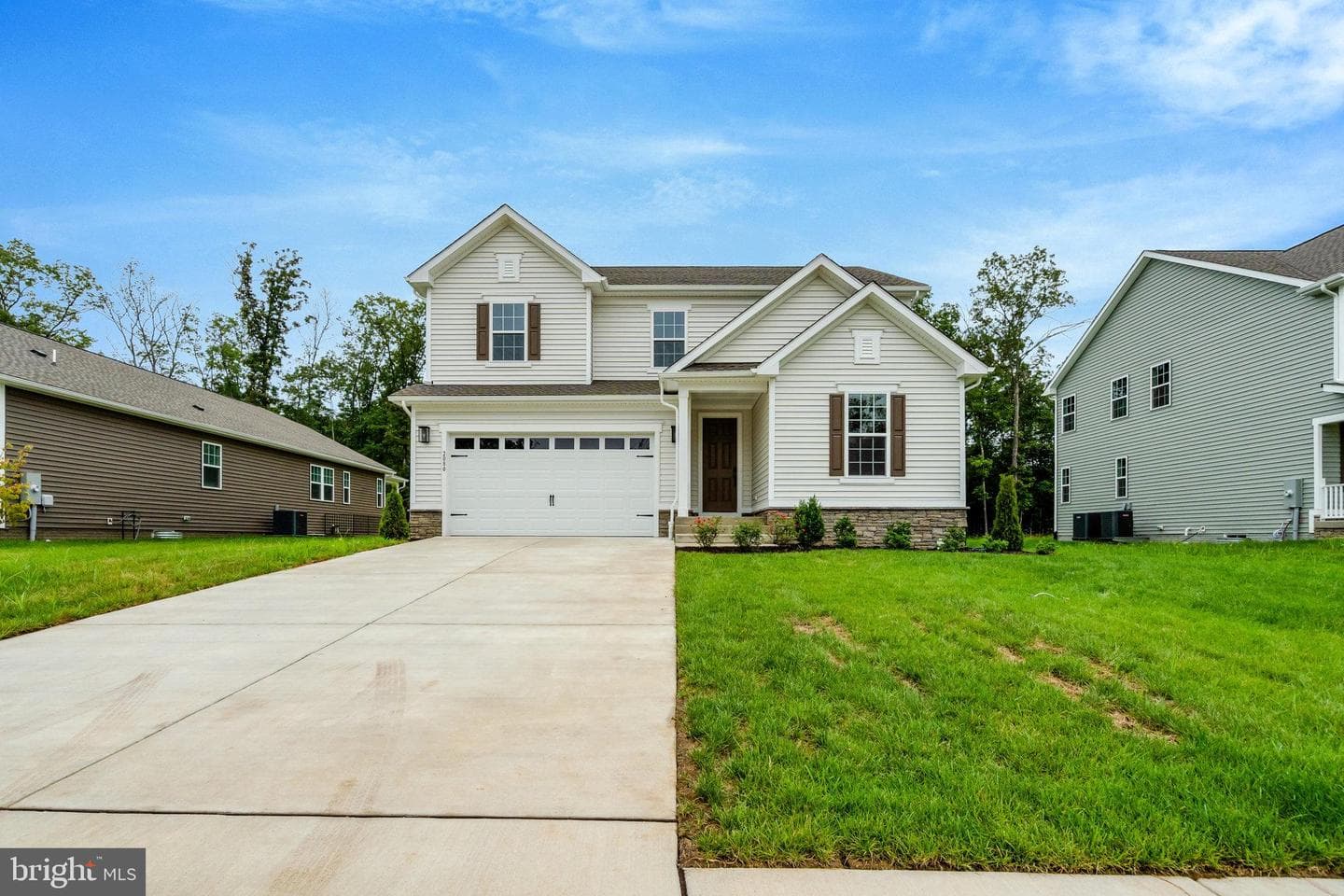2080 Springvale Drive photo 1