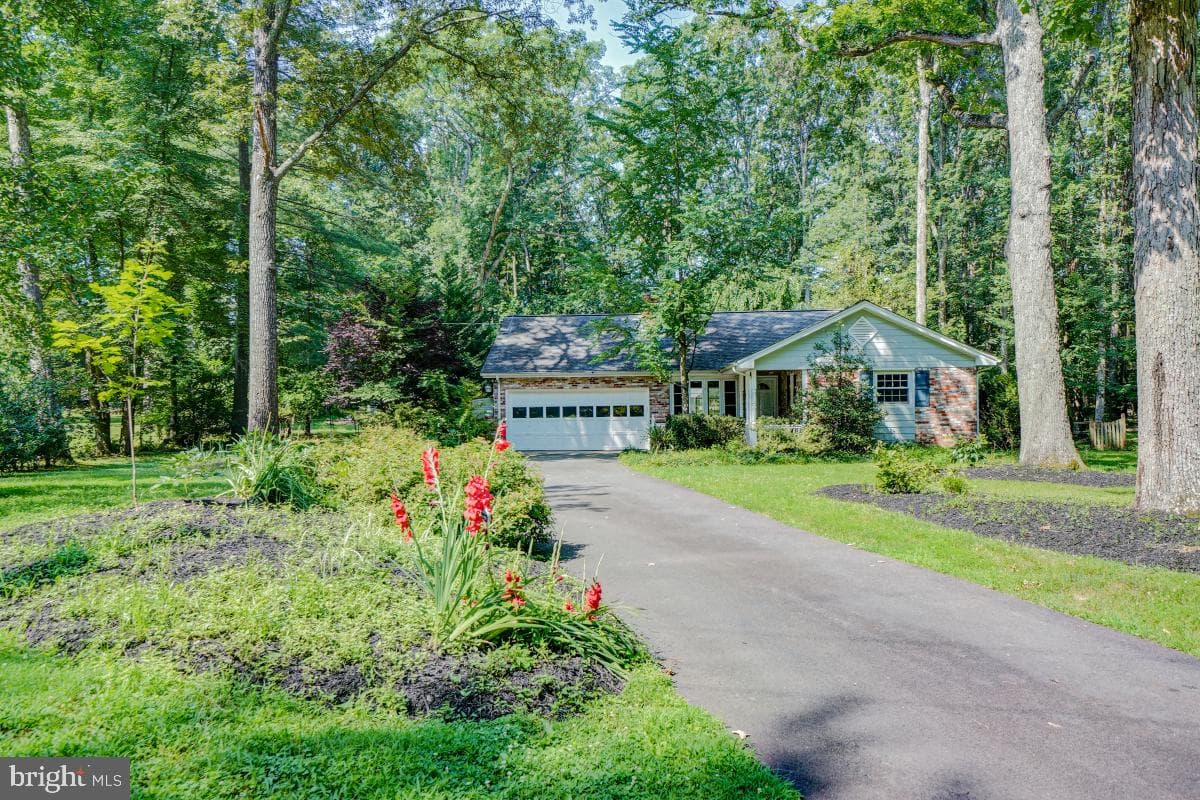 5127 Albrecht Lane photo 1