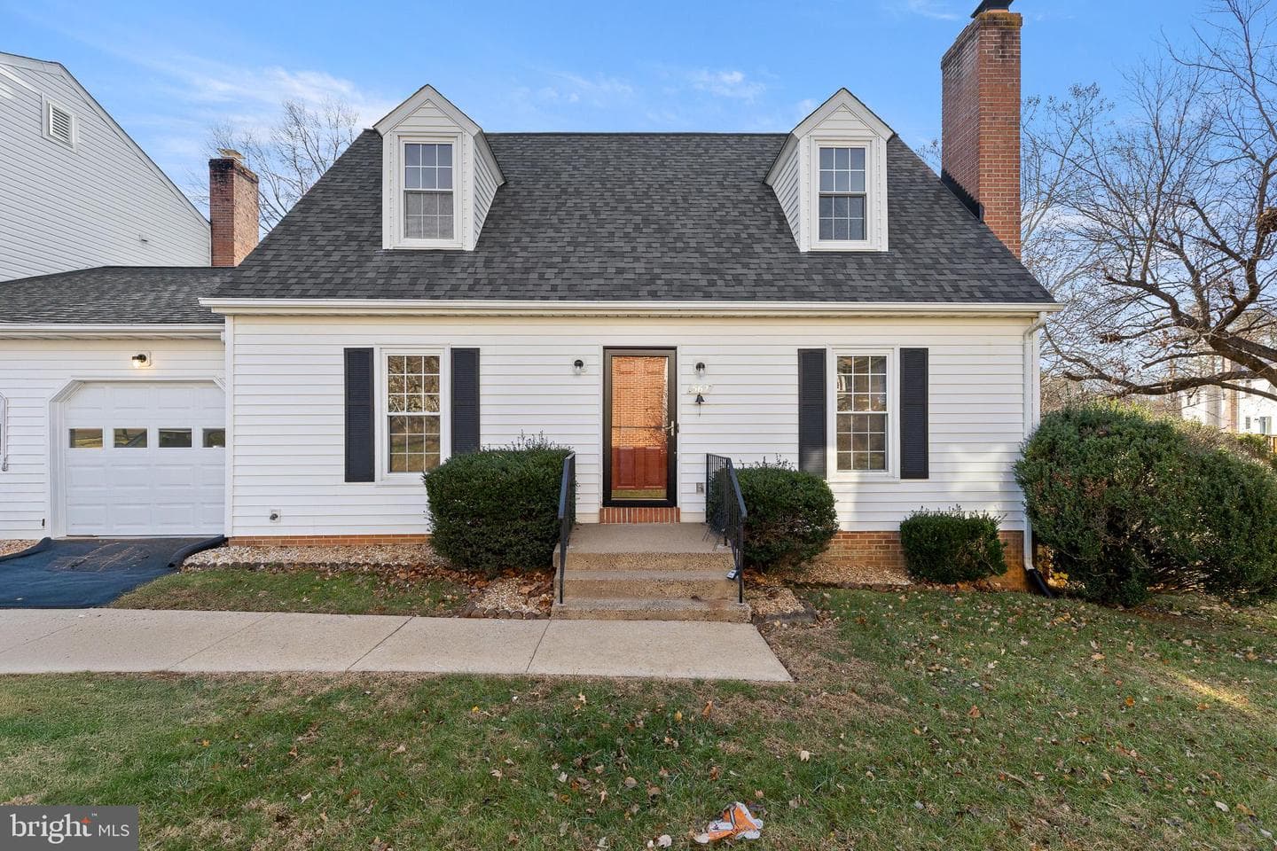 562 Tiffany Court photo 1
