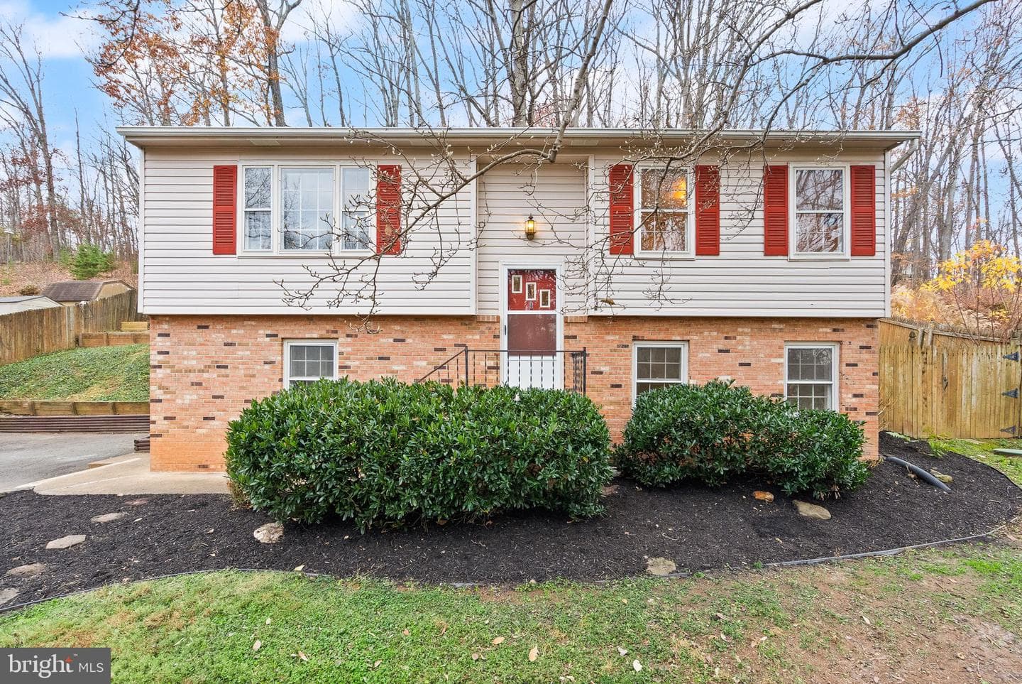 6738 Kelly Road photo 1