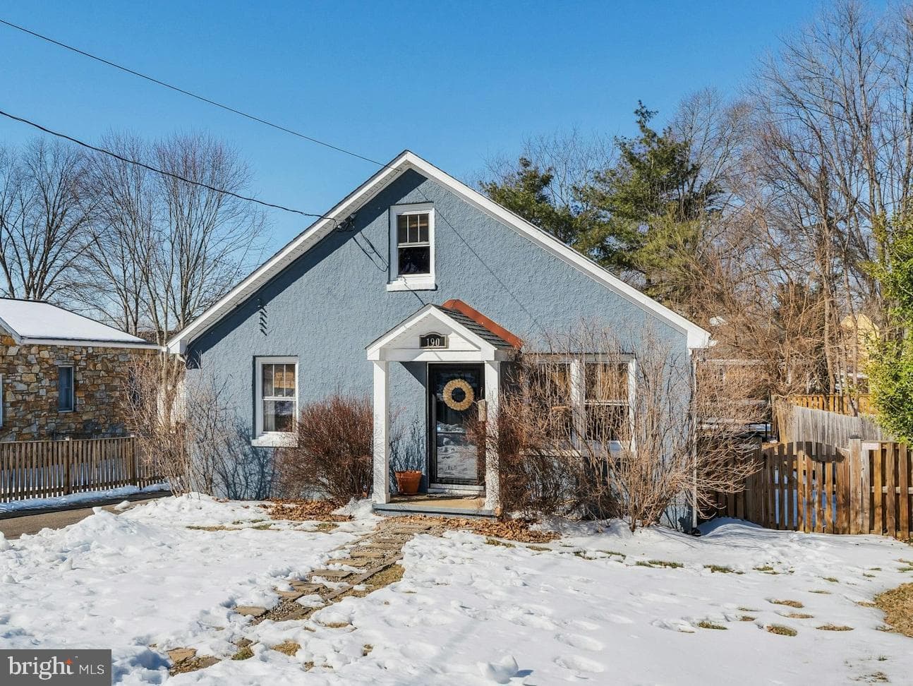 190 Sycamore Street photo 1