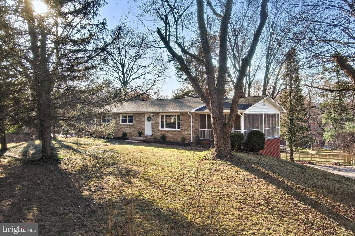 6744 Riley Road photo 1
