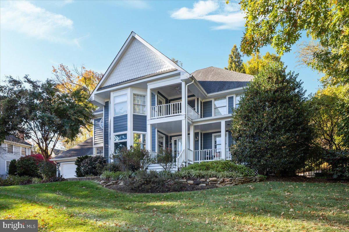 114 Erin Drive photo 1