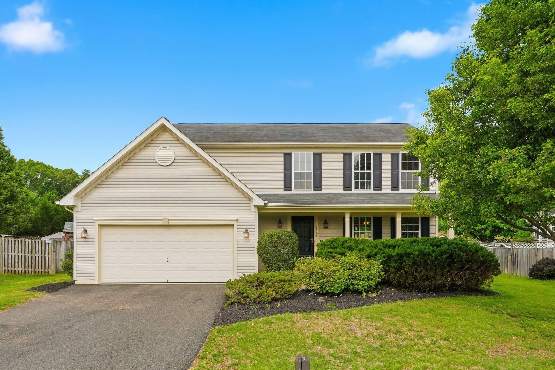 6686 Clarkes Meadow Drive