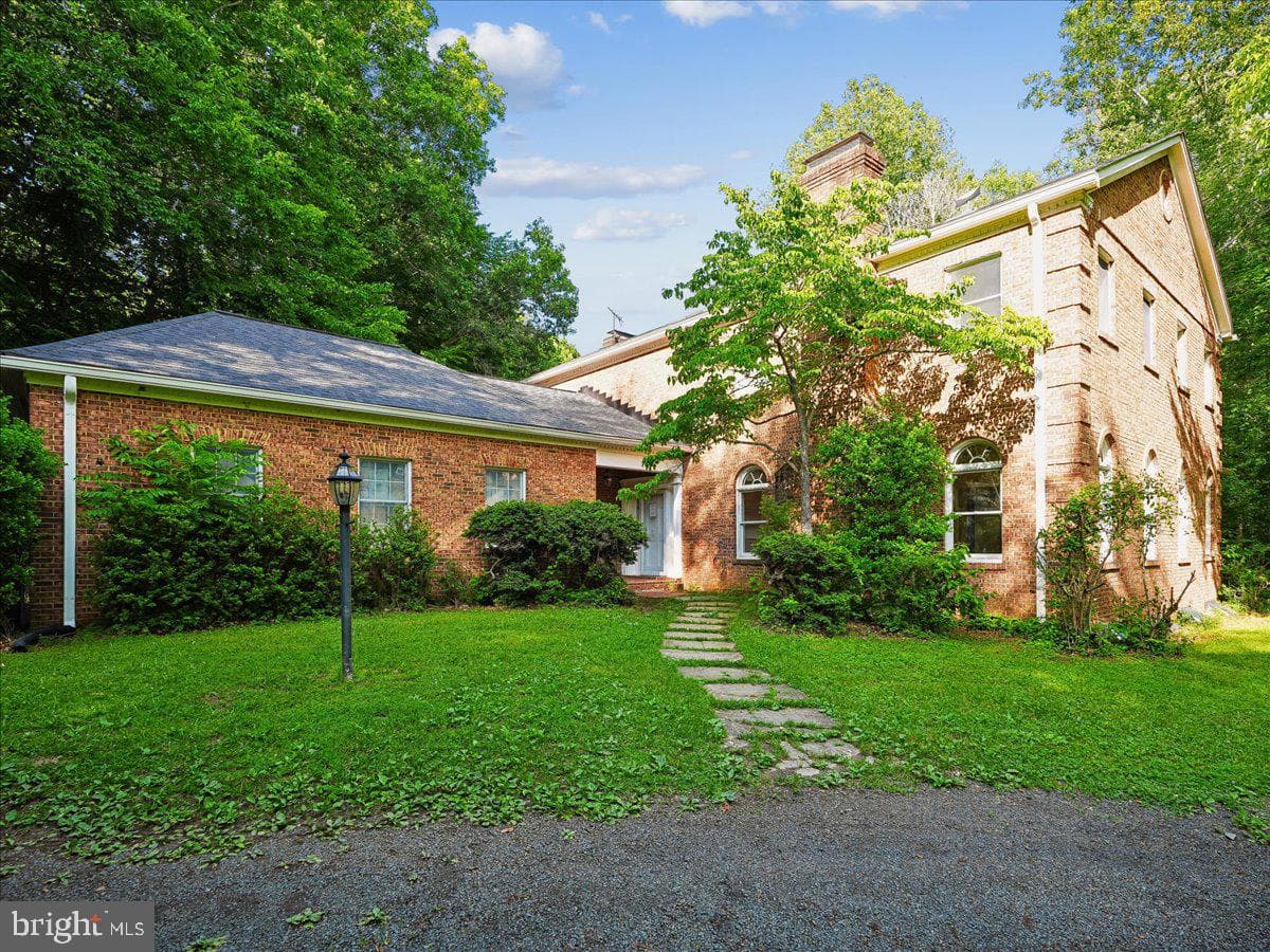 9935 Highland Drive, Marshall