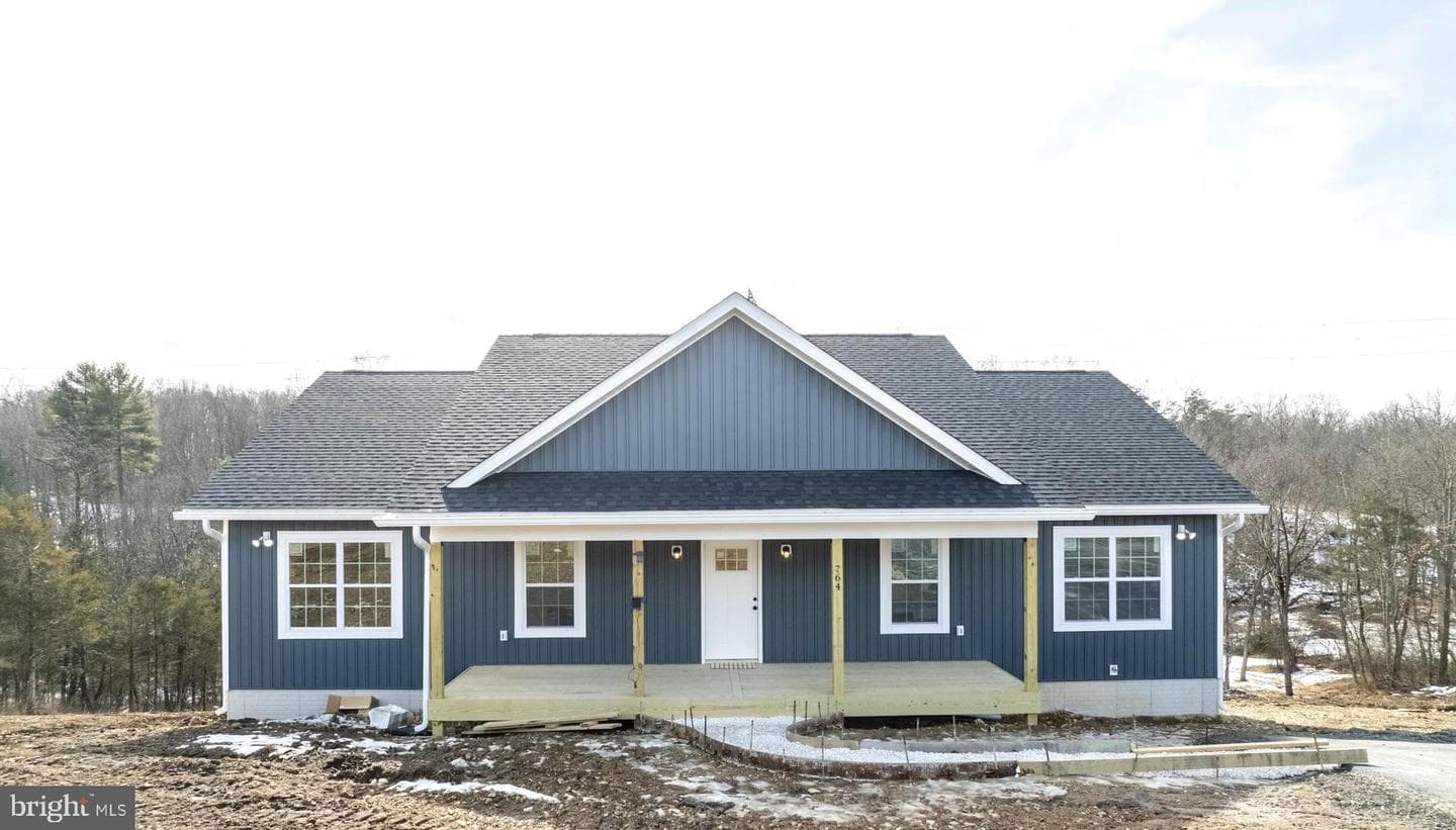 764 Sir Johns Road photo 1