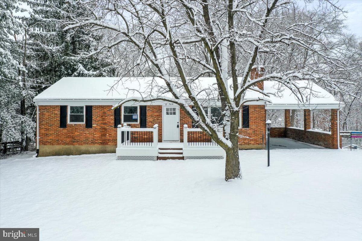 568 Greenwood Road photo 1