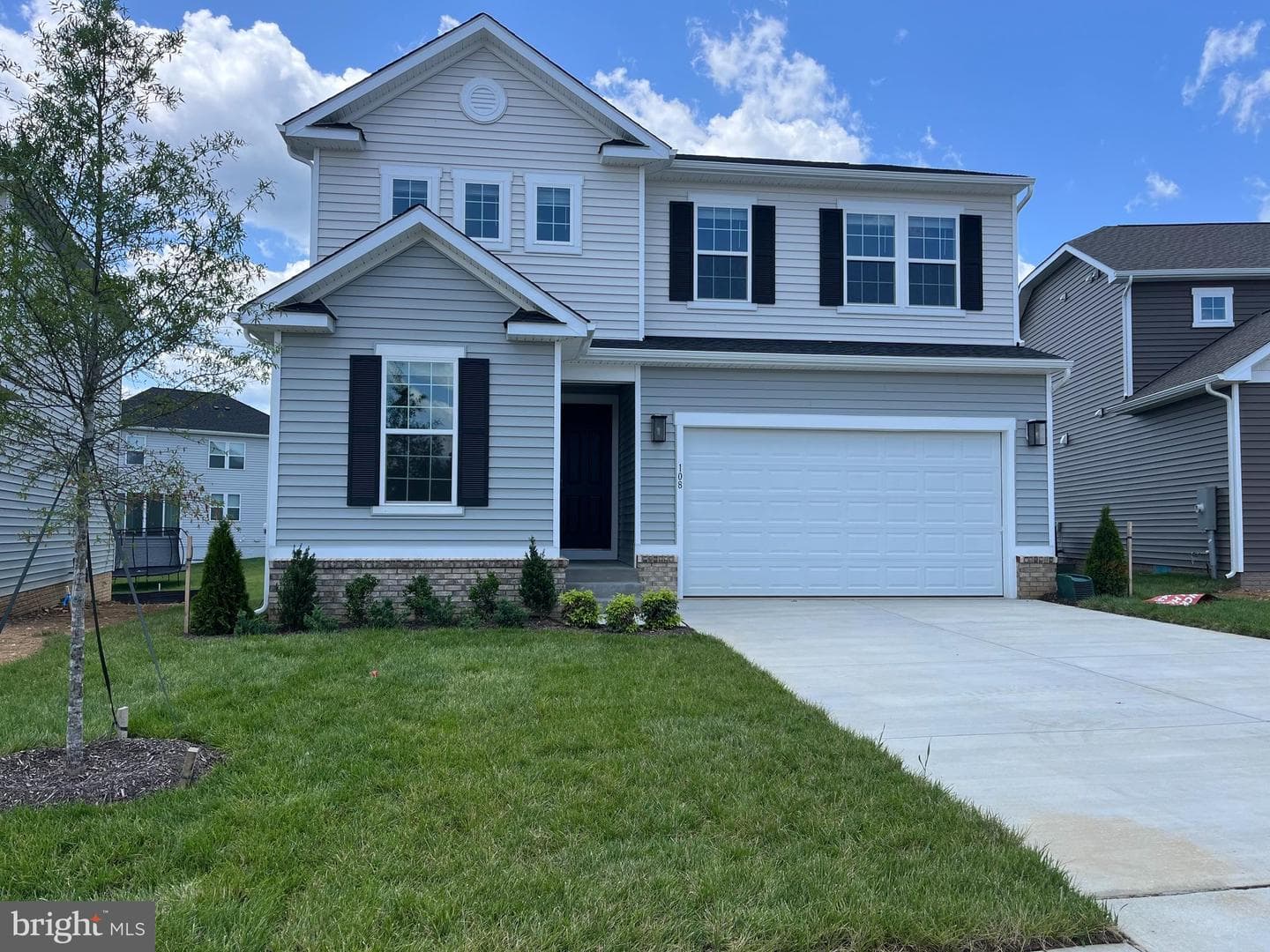 108 Midsummer Lane photo 1