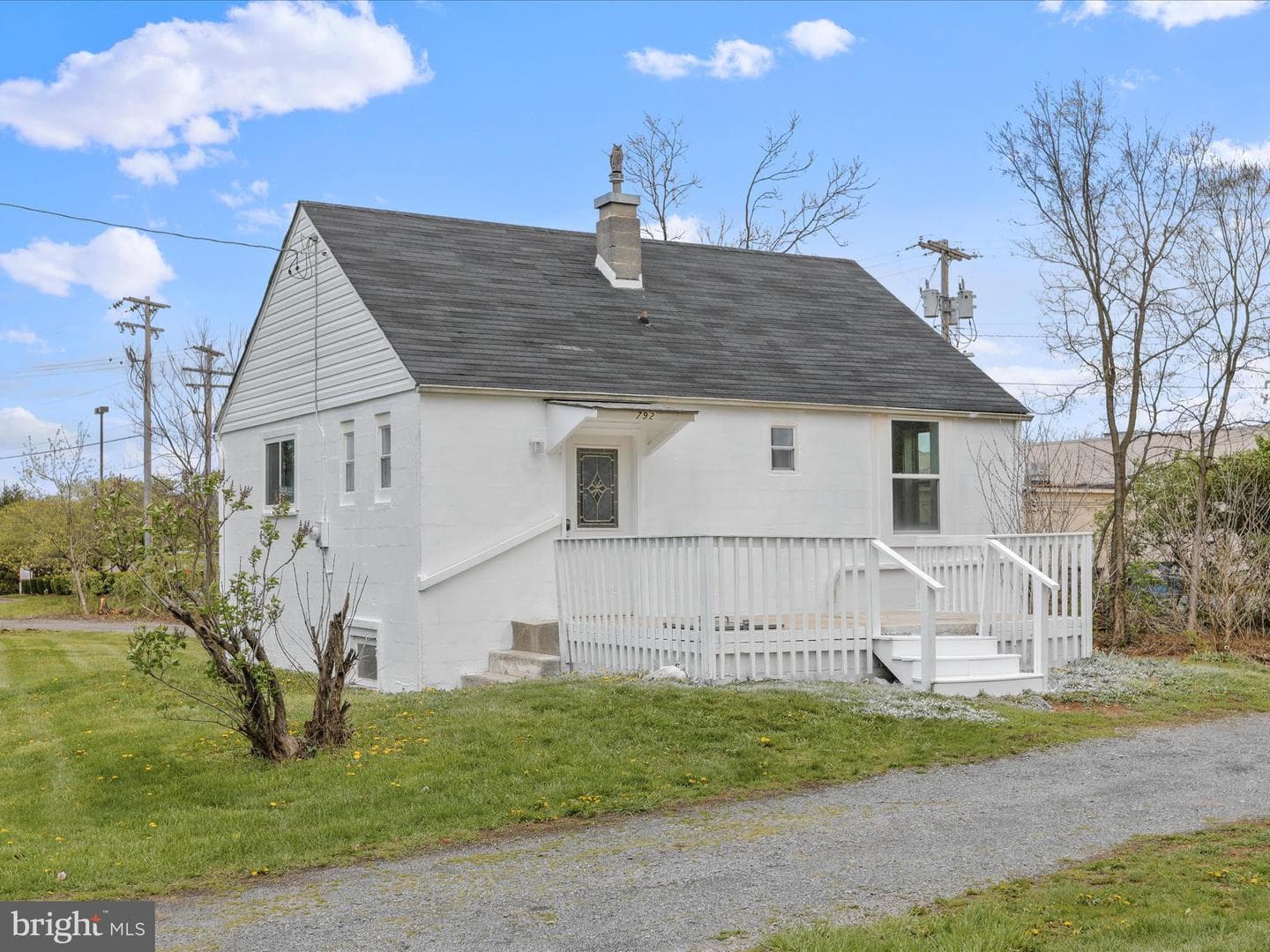 792 Fox Drive photo 1
