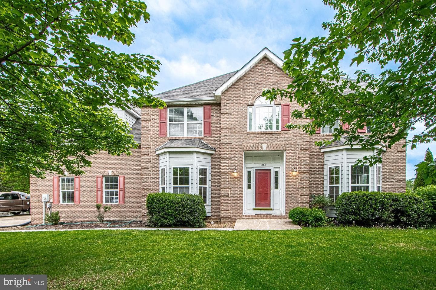 105 Fairfield Drive photo 1