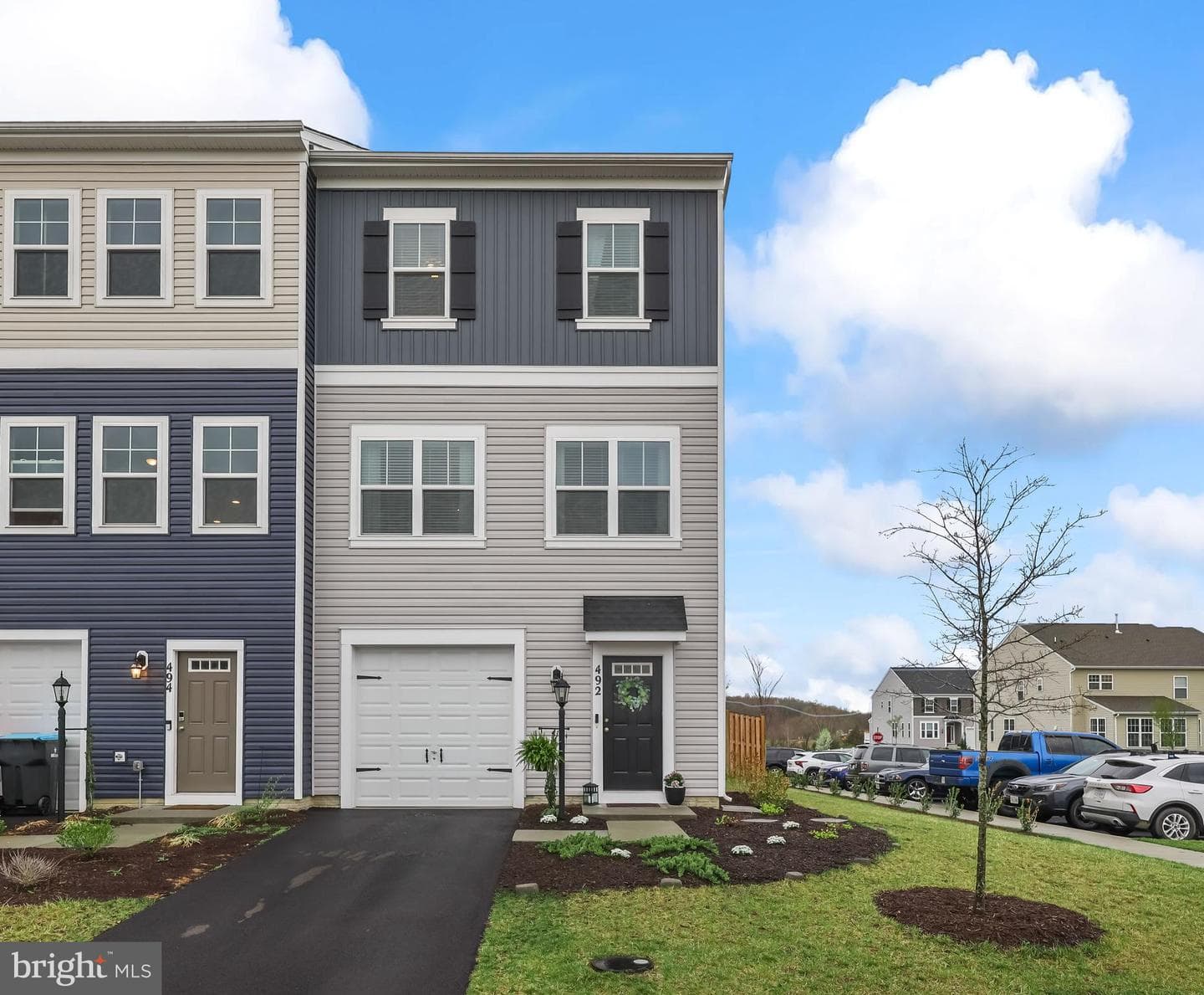 492 Parkland Drive photo 1