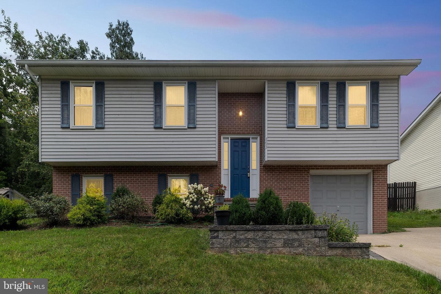 203 Pembridge Drive photo 1