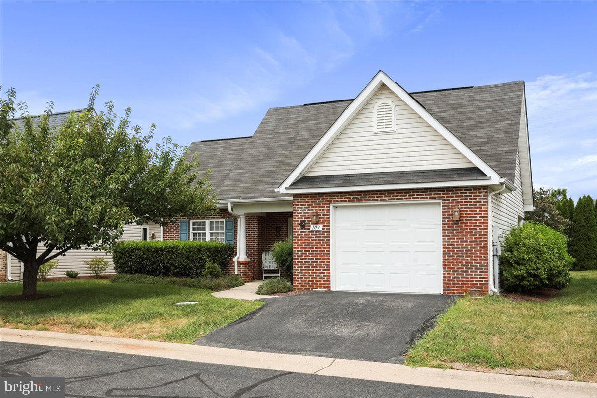 109 Cranberry Court photo 1