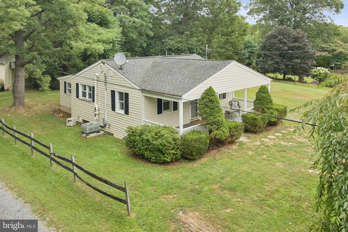 148 Cedar Hill Lane photo 1