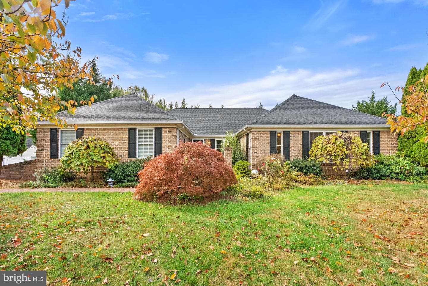 212 Fairfield Drive photo 1