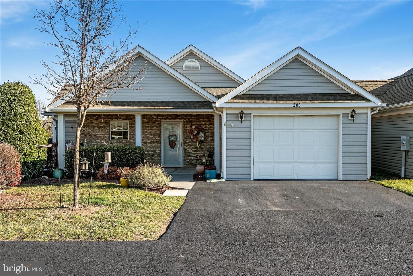203 Crestwood Lane